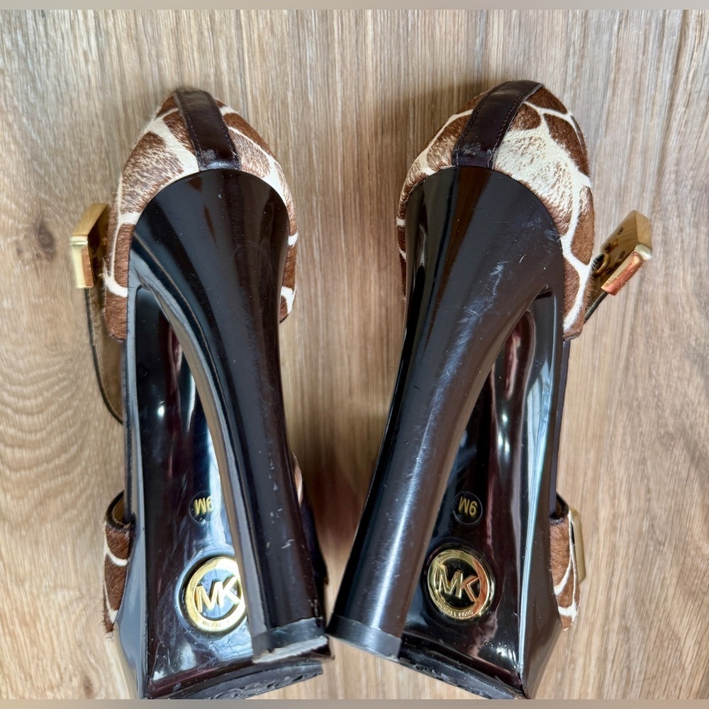 MICHAEL KORS Giraffe Print Haircalf Leather Platform Heels - Picture 7 of 8